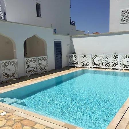 Ξενοδοχείο με διαμερίσματα Torreblu Torre Lapillo